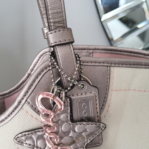 Coach Cream And Coral Shell Tote - Picture 7 of 16